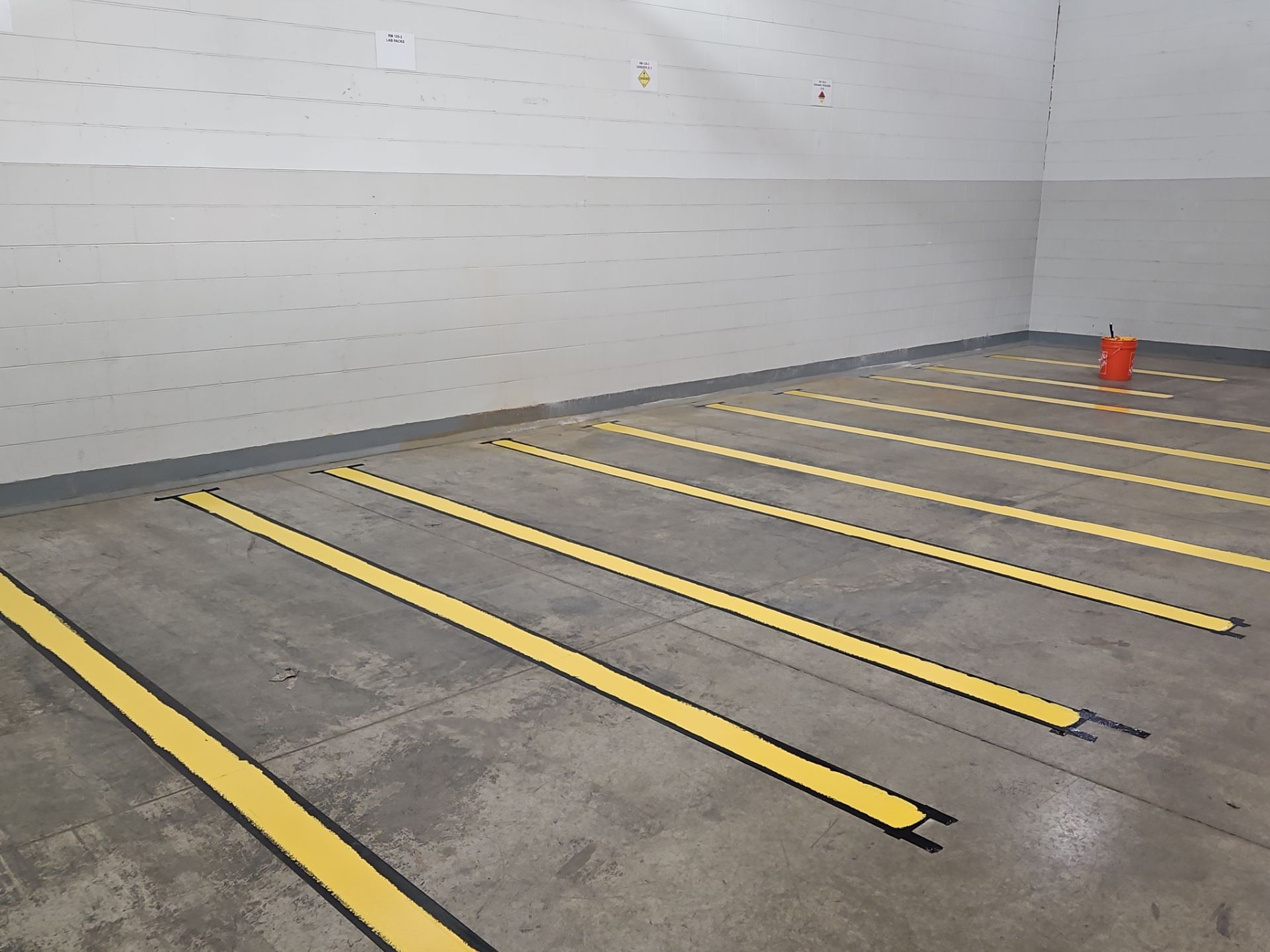 Read more about the article Commercial Exterior Painting: Night Shift Solutions For Active Facilities